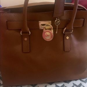 Cartera Michael Kors en perfecto